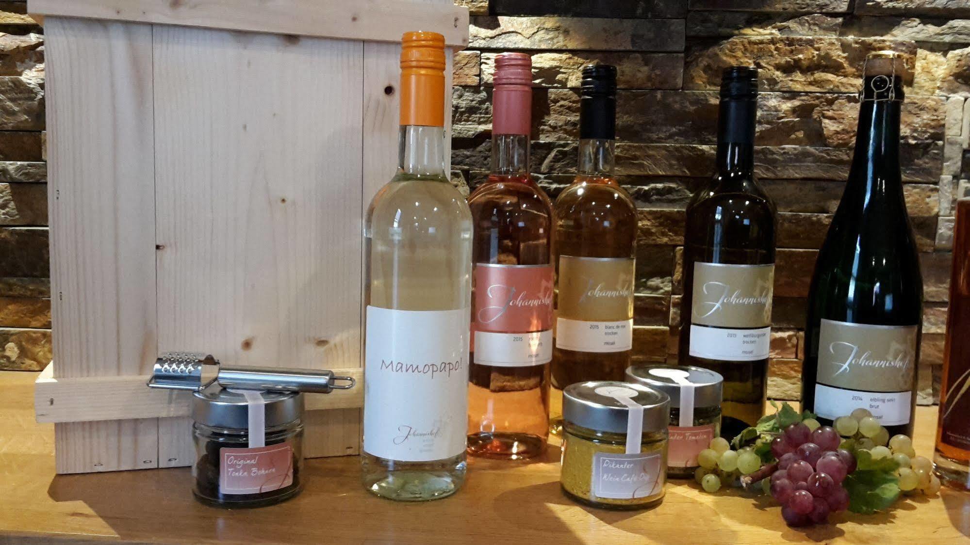 Johannishof Wein-Cafe & Gaestehaus Langsur Екстериор снимка